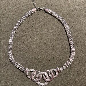 Elegant Silver Necklace with Interlocking Circles